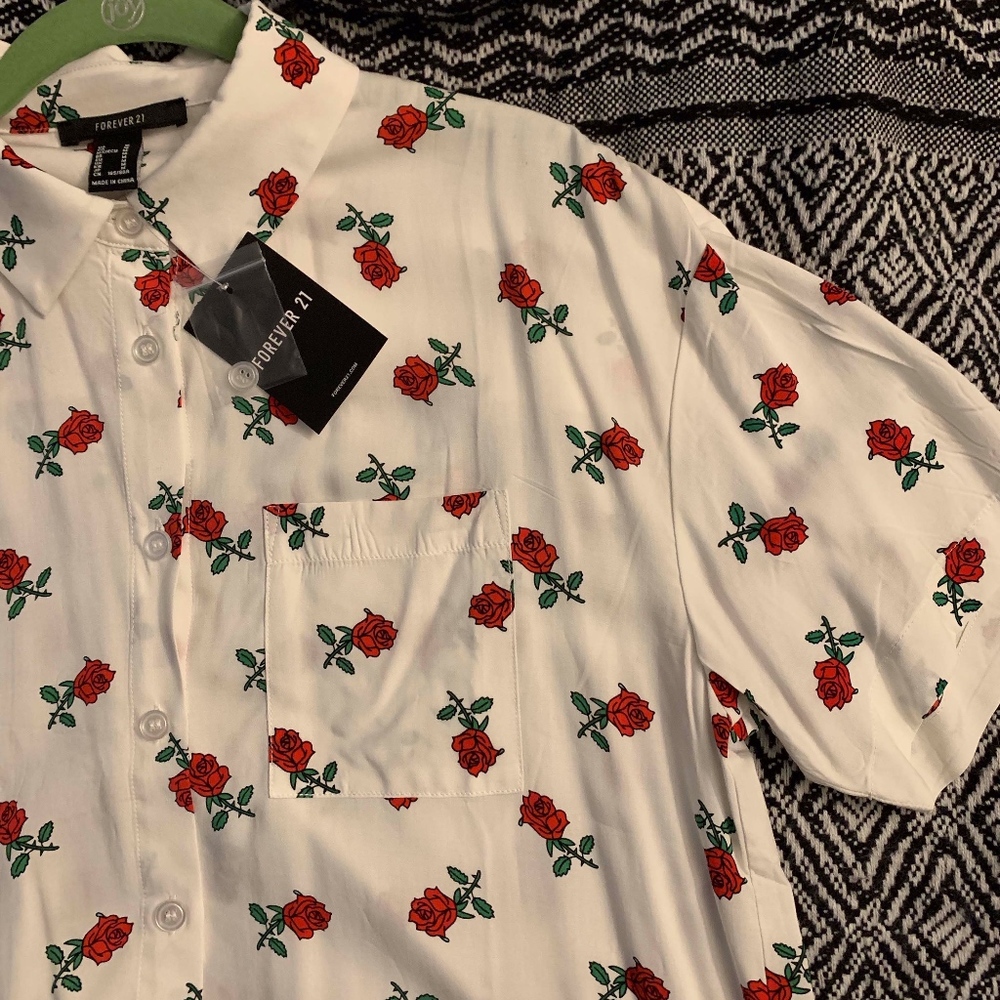 NWT Short Sleeved Button Up Rose Ladies Top - F21